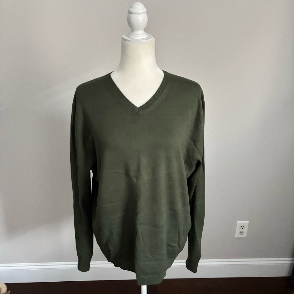 Banana Republic Green V-neck Size Medium